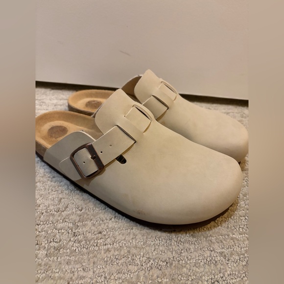 Clogs - Picture 1 of 4
